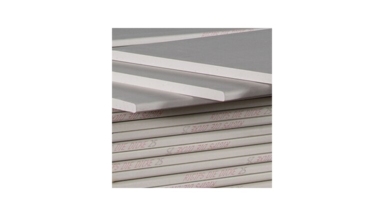 Rigips Die Dicke RF 25, Rigips gestapelt, drei Platten lose aufliegend, weiß